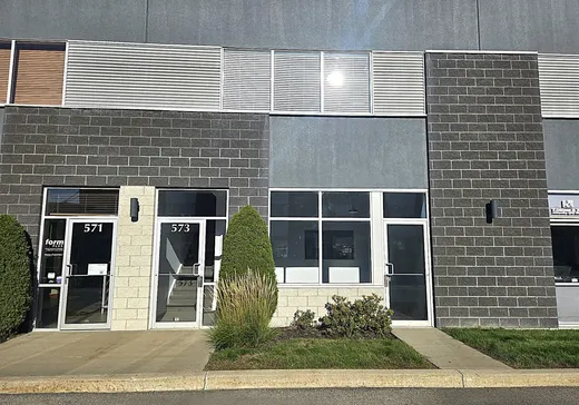 Propriété commerciale à vendre - 573 Boul. du Curé-Boivin, Boisbriand, J7G 2A8