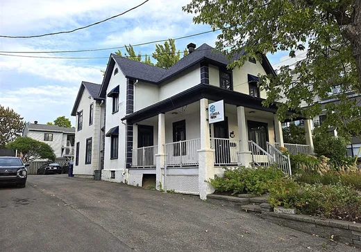 Propriété commerciale à vendre - 144 Boul. Curé-Labelle, Laval (Sainte-Rose), H7L 2Z4