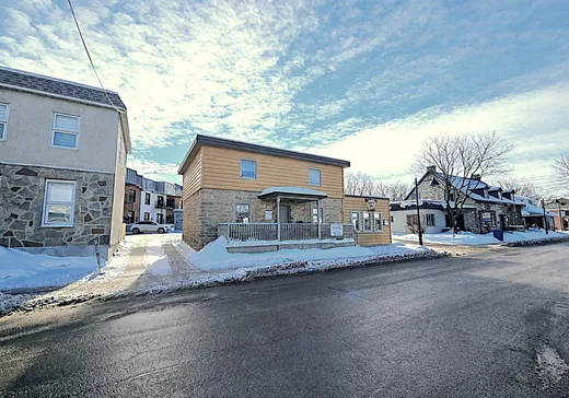 Propriété commerciale à vendre - 174-176 Boul. Ste-Rose, Laval (Sainte-Rose), H7L 1L4