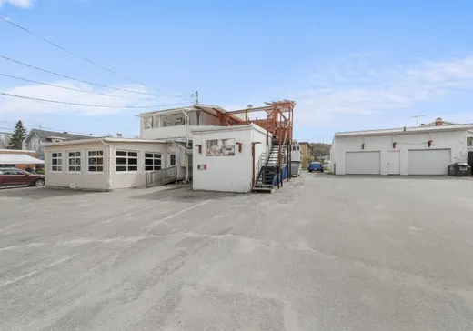 Propriété commerciale à vendre - 371 Rue St-François, La Tuque, G9X 1S6