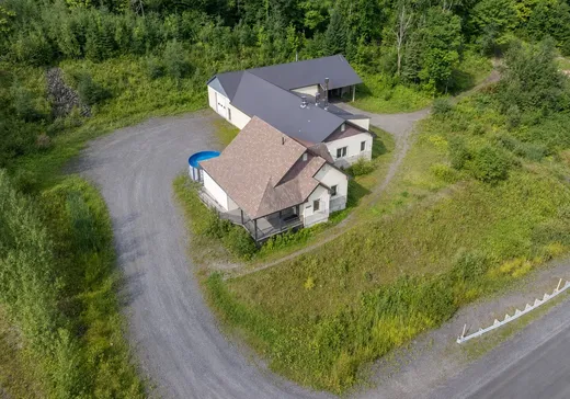 Commercial Property for Sale - 1920 Av. du Longeron, Dégelis, G5T 1E2