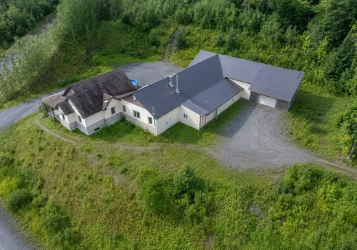 Commercial Property for Sale - 1920 Av. du Longeron, Dégelis, G5T 1E2