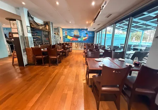 Propriété commerciale à vendre - 160 Rue Ste-Anne, Sainte-Anne-de-Bellevue (Île de Montréal), H9X 1M6