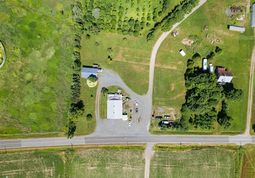 Propriété commerciale à vendre - 62Z-68Z Route Ste-Caroline, Ste-Claire, G0R 2V0