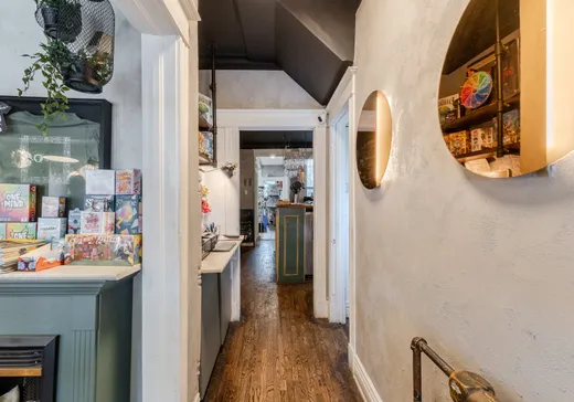 Propriété commerciale à vendre - 244 Rue St-Charles O., Longueuil, J4H 1H3