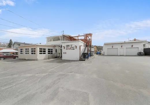 Propriété commerciale à vendre - 371 Rue St-François, La Tuque, G9X 1S6