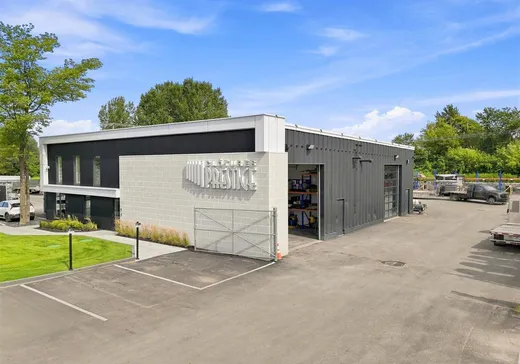 Bâtiment Industriel à vendre - 1700-1704 Rue Effingham, Terrebonne, J6Y1R7