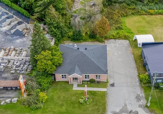 Propriété commerciale à vendre - 5426 Boul. Bourque, Rock Forest, J1N 1H3