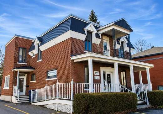 Propriété commerciale à vendre - 3994-3994B Boul. St-Martin O., Laval (Chomedey), H7T 1B8