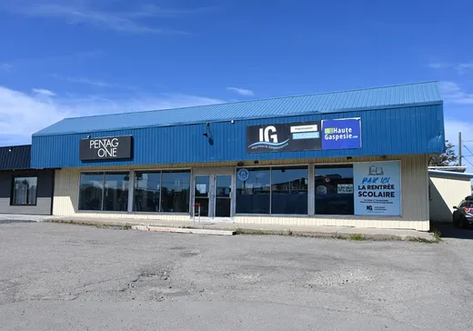 Commercial Property for Sale - 11-13 Boul. Ste-Anne O., Sainte-Anne-des-Monts, G4V 1P5