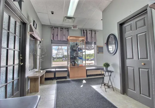 Commercial Property for Sale - 370 Boul. Desjardins, Maniwaki, J9E 2G1