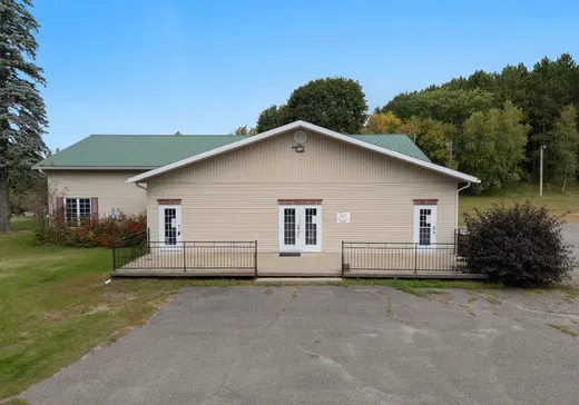 Commercial Property for Sale - 136 Ch. Craig N., Danville, J0A 1A0