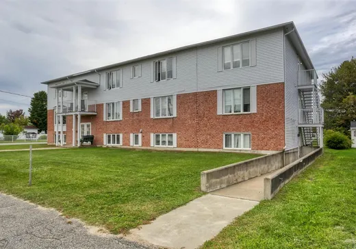Propriété commerciale à vendre - 611 207e Avenue, St-Mathieu-Du-Parc, G9T 3M2