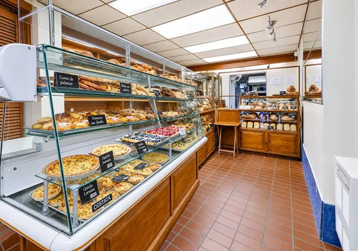 Propriété commerciale à vendre - 7010 Av. Cartier, Ville de Québec, G1R 2S5