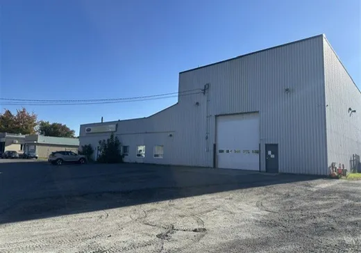 Propriété commerciale à vendre - 2075 Av. des Érables, Plessisville, G6L2E6
