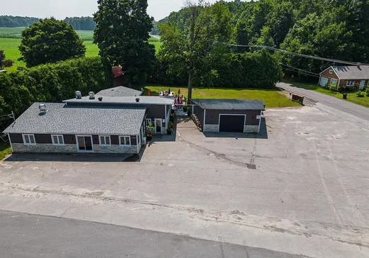 Propriété commerciale à vendre - 1080 Route 132, Sainte-Barbe, J0S 1P0