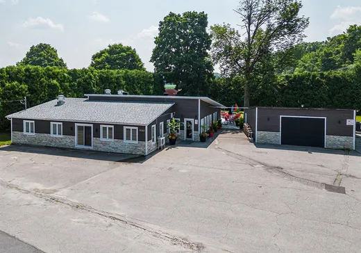 Propriété commerciale à vendre - 1080 Route 132, Sainte-Barbe, J0S 1P0