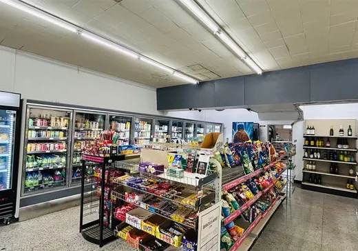 Propriété commerciale à vendre - 1 INDISPONIBLE, Pointe-Claire (Île de Montréal), H9S4R9