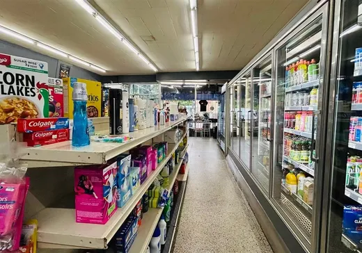 Propriété commerciale à vendre - 1 INDISPONIBLE, Pointe-Claire (Île de Montréal), H9S 4R9