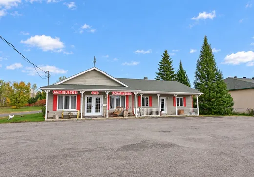 Propriété commerciale à vendre - 2623 Boul. du Curé-Labelle, Prévost, J0R 1T0