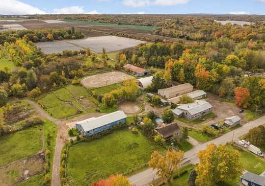 Ferme à vendre - 820-830 Boul. des Mille-Îles, Laval (Auteuil), H7J1E7