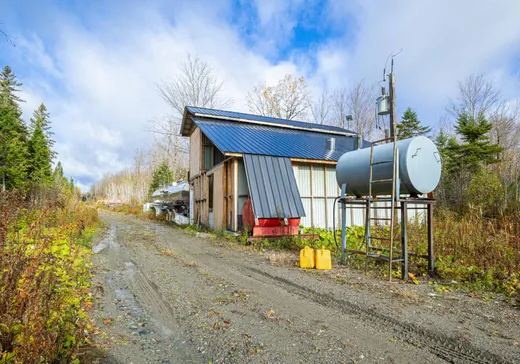 Propriété commerciale à vendre - 512 Ch. de la Yard, Lac-Mégantic, G0Y 1E0