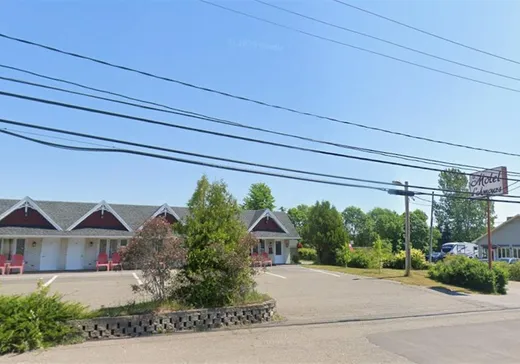 Commercial Property for Sale - 43 Boul. Cartier, Rivière-du-Loup, G5R 5Z3