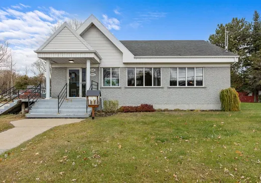 Propriété commerciale à vendre - 648 Rue Principale, Val-Alain, G0S 3H0