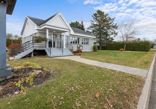 Propriété commerciale à vendre - 648 Rue Principale, Val-Alain, G0S 3H0