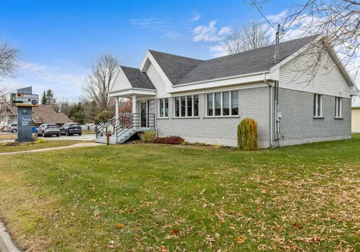 Propriété commerciale à vendre - 648 Rue Principale, Val-Alain, G0S 3H0