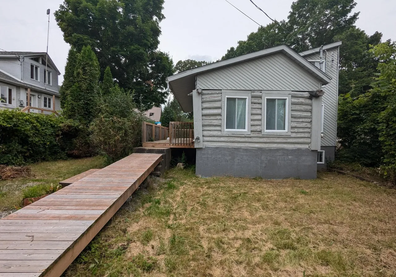 1205 Boul. du Lac — photo 1
