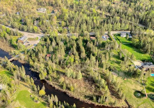 Terrain à vendre -  Av. de l'Église, Saint-Sauveur, J0R 1R0