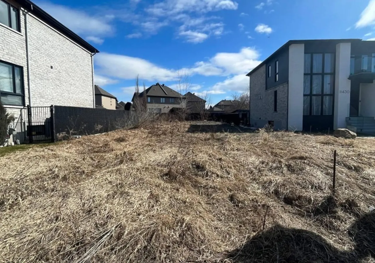 Terrain à vendre -  Boul. Gouin E., Rivière des Prairies, H1C 1B7