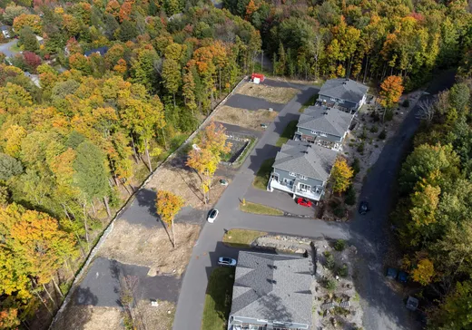 Terrain à vendre - 143 Rue du Cercle-des-Cantons, Bromont, J2L 0R2