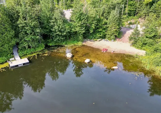 Terrain à vendre - 77 Rue du Roi-du-Nord, St-Hippolyte, J8A 1H1