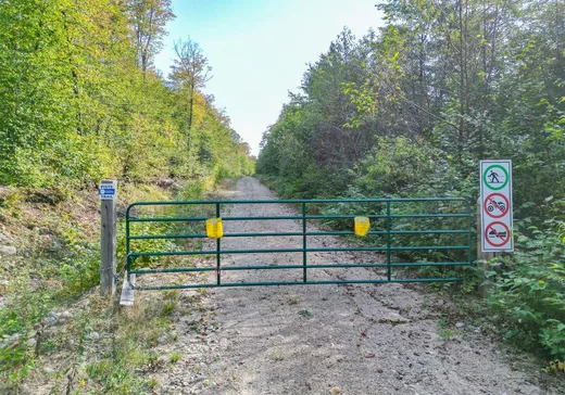 Land for Sale -  Ch. du Lac-à-la-Croix, Namur, J0V 1N0