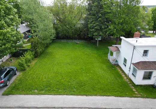 Terrain à vendre -  Rue Victoria, Lac-Mégantic, G6B1R9