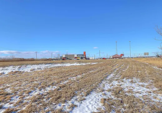 Terrain à vendre - 1 Boul. St-Laurent E., Saint-Lambert, J4R 2T1
