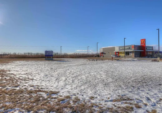 Terrain à vendre - 1 Boul. St-Laurent E., Saint-Lambert, J4R 2T1