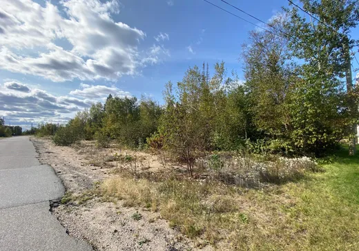 Terrain à vendre - 407 Rue Montigny, Sept-Îles, G0G 1L0