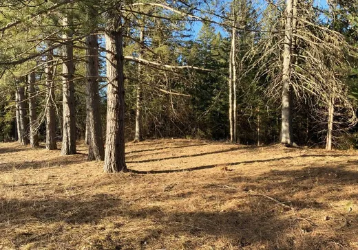 Land for Sale -  Ch. du Tour-du-Lac, Lac-Des-Plages, J0T 1K0