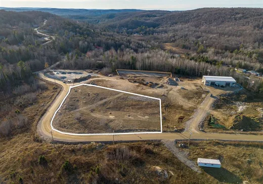 Terrain à vendre - 25 Ch. Industriel, Val-des-Monts, J8N 4B3