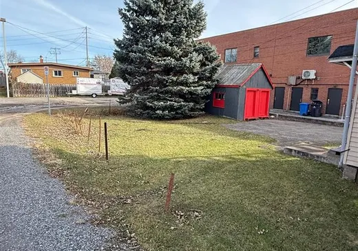 Terrain à vendre - 116 Boul. du Curé-Labelle, Sainte-Thérèse, J7E 2W9