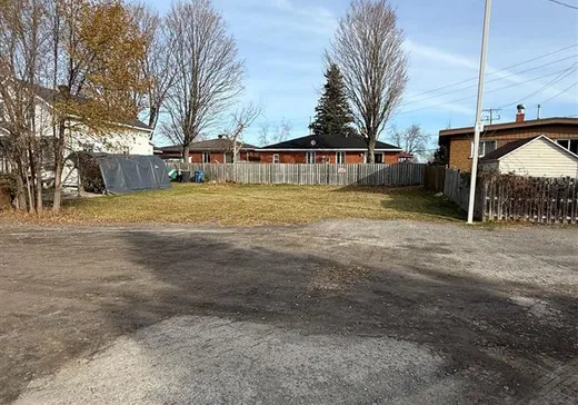 Terrain à vendre - 116 Boul. du Curé-Labelle, Sainte-Thérèse, J7E 2W9