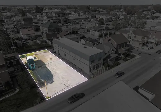 Land for Sale - 460 Av. St-Laurent, Louiseville, J5V 1K5