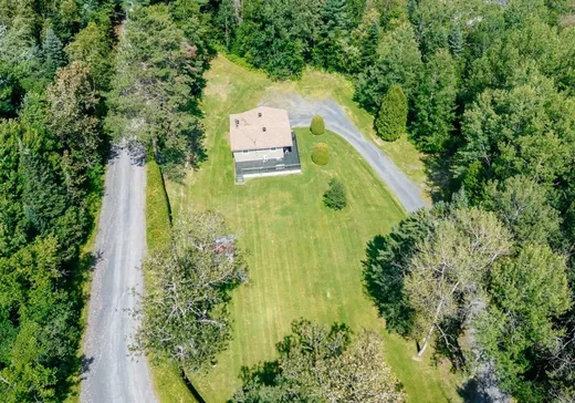 Terrain à vendre - 18970 Av. Donovan, Montréal (Centreville), G5Y 5B8