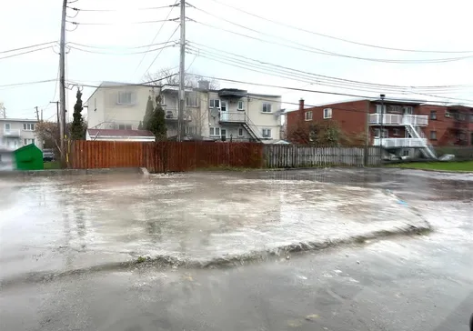 Terrain à vendre - 273 Boul. Cartier O., Laval (Laval-des-Rapides), H7N 2H9