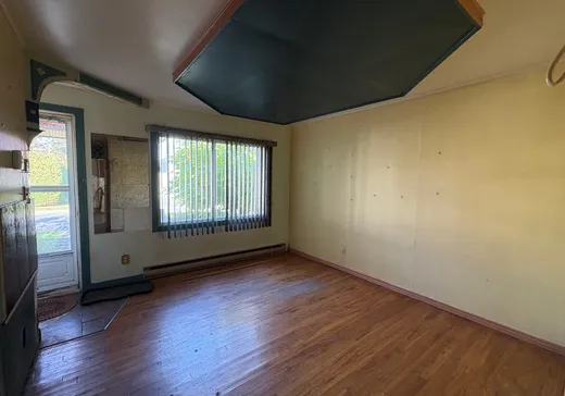 Terrain à vendre - 4525Z Rue Redmond, St-Hubert, J3Y 2C1