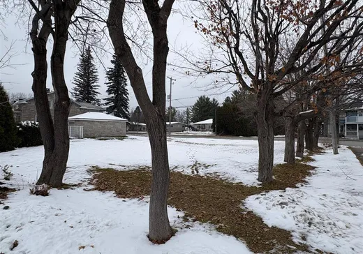 Land for Sale - 915 Boul. Bona-Dussault, Saint-Marc-des-Carrières, G0A 4B0