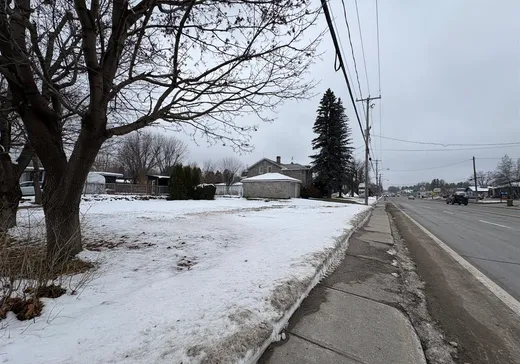 Land for Sale - 915 Boul. Bona-Dussault, Saint-Marc-des-Carrières, G0A 4B0